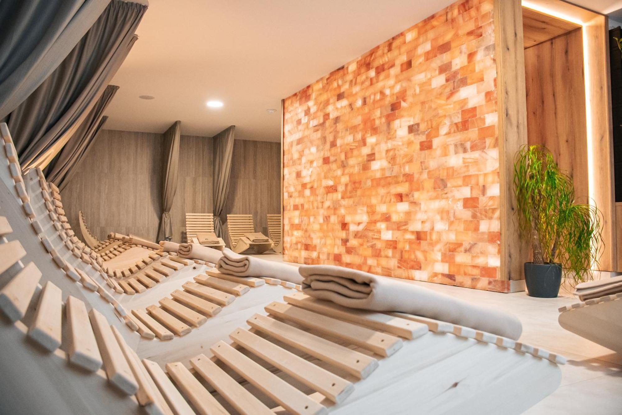 Rm Hotel Wellness & Congress Prievidza Exterior photo